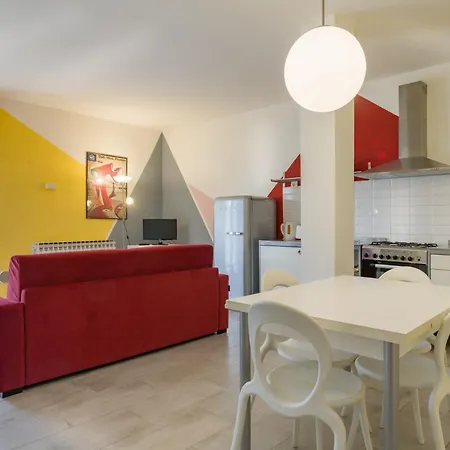 I Apartment *