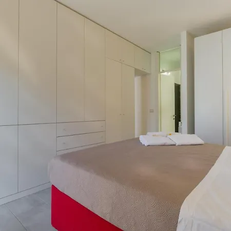 I Apartment